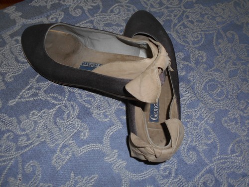 Nearly new ladies ballet flats - new,